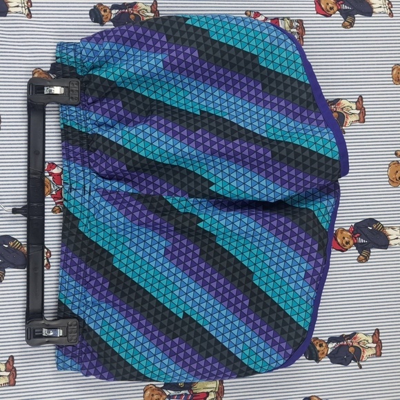 Under Armour Womens lined geometric purple & blue casual running shorts SZ Med - Picture 2 of 6